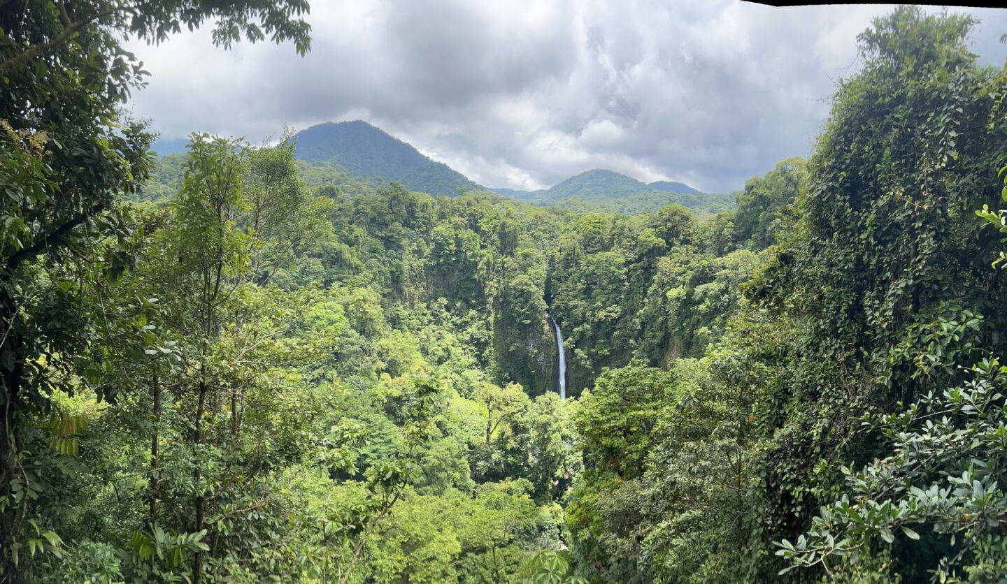How About Costa Rica For A Swinger Vacation?
