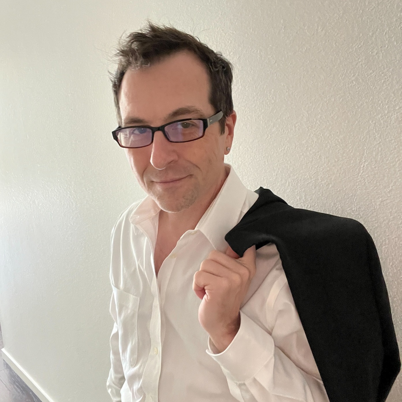 Swinger University: Your Educational Guide to Ethical Non-Monogamy & the Swinger Lifestyle. 8 Swinger Host of the Swinger University Podcast and YouTube Channel